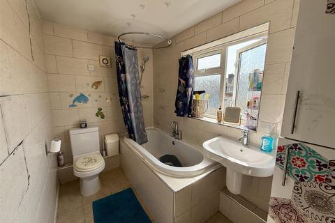 18 Glan Road, Aberdare, CF44 8BN