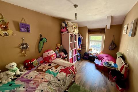 18 Glan Road, Aberdare, CF44 8BN