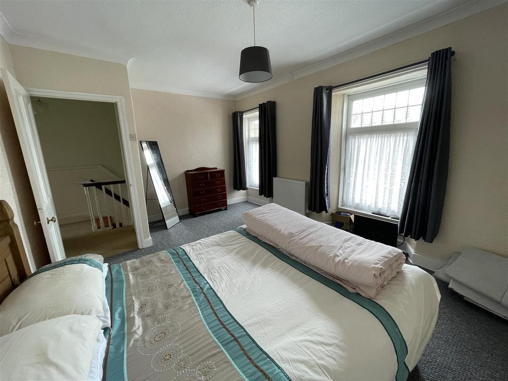 Bedroom 1: