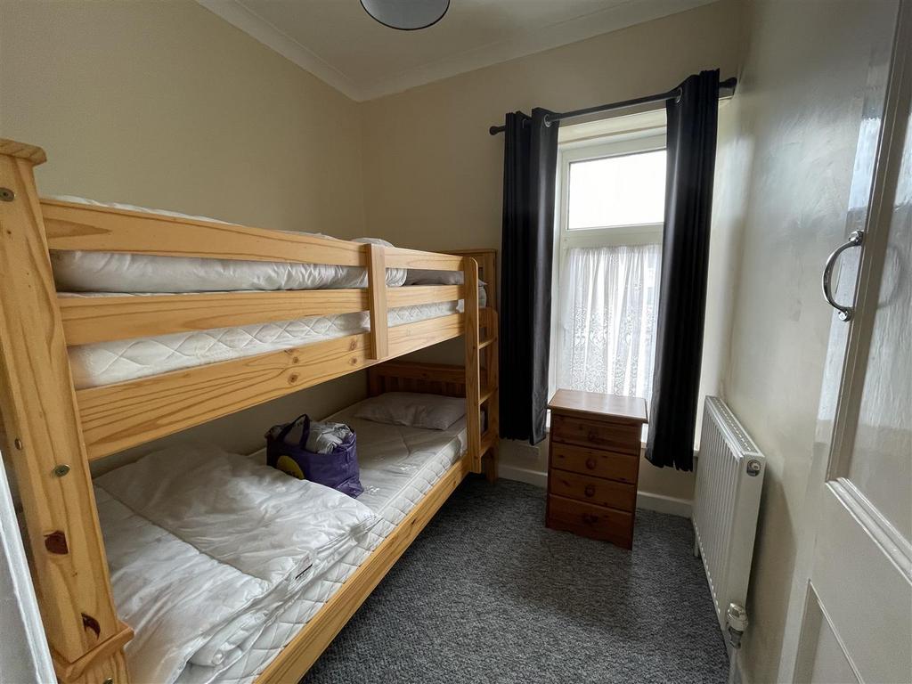 Bedroom 3:
