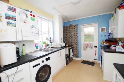 8 Alanbrooke Crescent, Swindon, SN2 1PU