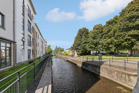 Vasart Court, Perth, PH1