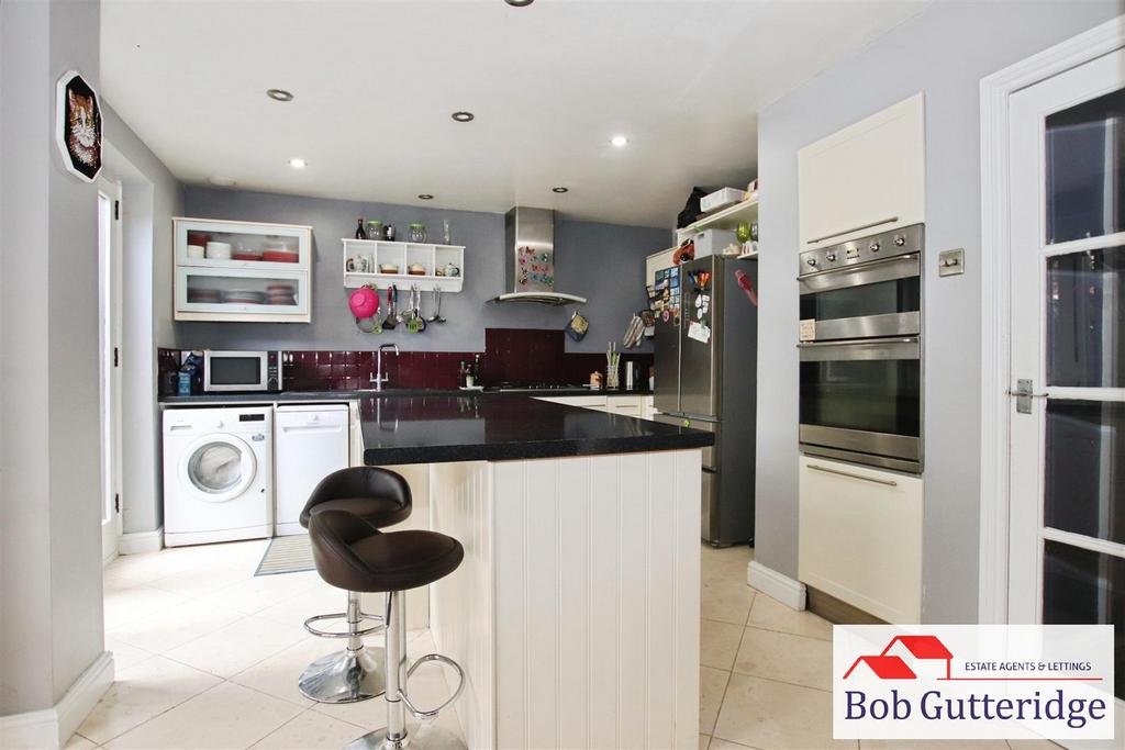 Extended fitted kitchen / breakfast room