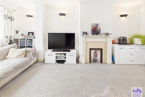 5 bedroom semi-detached house for sale, Oak Road, Strood