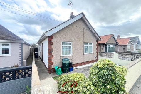 3 bedroom bungalow for sale, St. Asaph Avenue, Kinmel Bay, Rhyl, Conwy, LL18 5EF