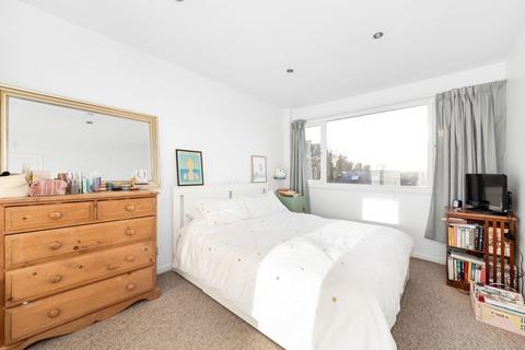 2 Buckleigh Way, London, SE19 2PZ