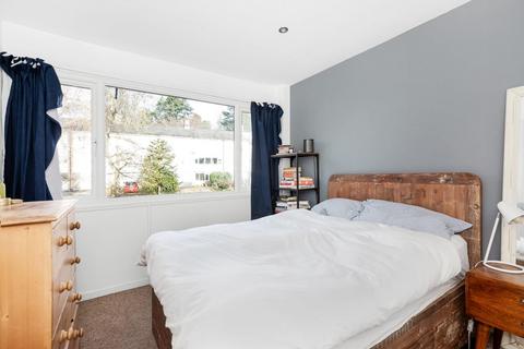 2 Buckleigh Way, London, SE19 2PZ
