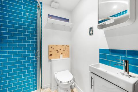2 Buckleigh Way, London, SE19 2PZ