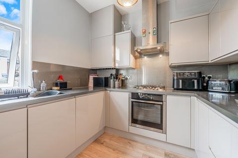 3 Carrick Crescent, Giffnock, Glasgow, G46 6PP