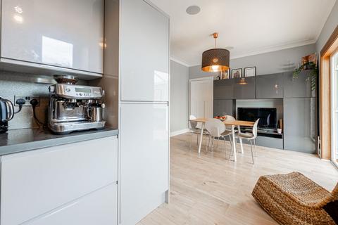 3 Carrick Crescent, Giffnock, Glasgow, G46 6PP
