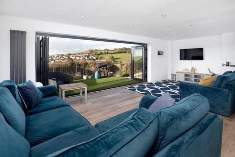 4 bedroom semi-detached house for sale, Admirals Walk, Teignmouth, TQ14