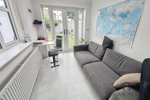 4 bedroom semi-detached house for sale, Darbys Hill Road, Oldbury B69