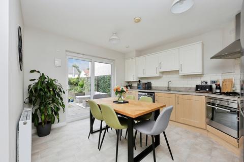 72 Targate Road, Milesmark, Dunfermline, KY12 9FB