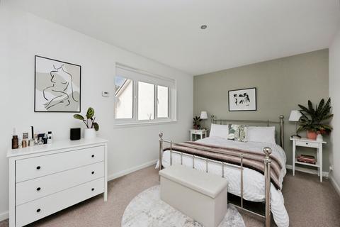 72 Targate Road, Milesmark, Dunfermline, KY12 9FB