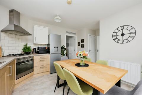 72 Targate Road, Milesmark, Dunfermline, KY12 9FB