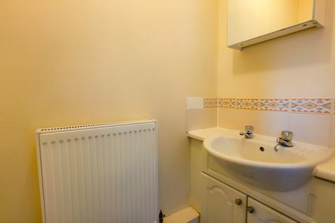 2 bedroom terraced house to rent, Waldstock Road, London, SE28