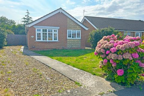 1 bedroom detached bungalow for sale, St. Annes Close, Skegness, Lincolnshire, PE25 1DE