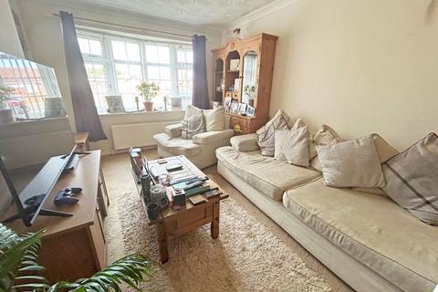 1 bedroom detached bungalow for sale, St. Annes Close, Skegness, Lincolnshire, PE25 1DE