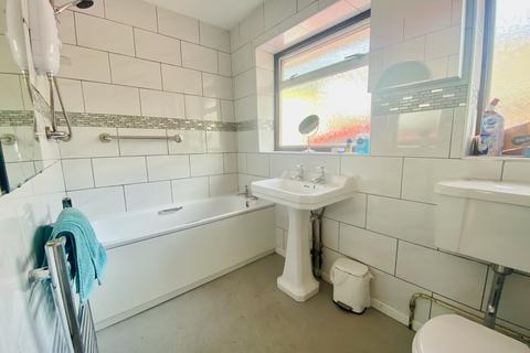 3 bedroom bungalow for sale, Connaught Road, East Cowes