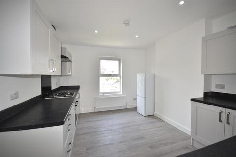 2 bedroom maisonette for sale, London Road, Isleworth
