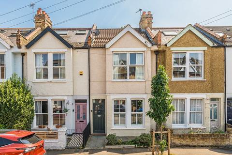 19a Gould Road, Twickenham, TW2 6RN
