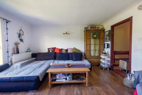 2 bedroom flat for sale, The Auld Road, Glasgow G67