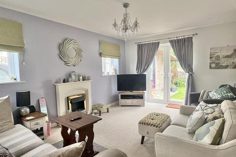 2 Borlase Crescent, St Austell, PL25 4RF