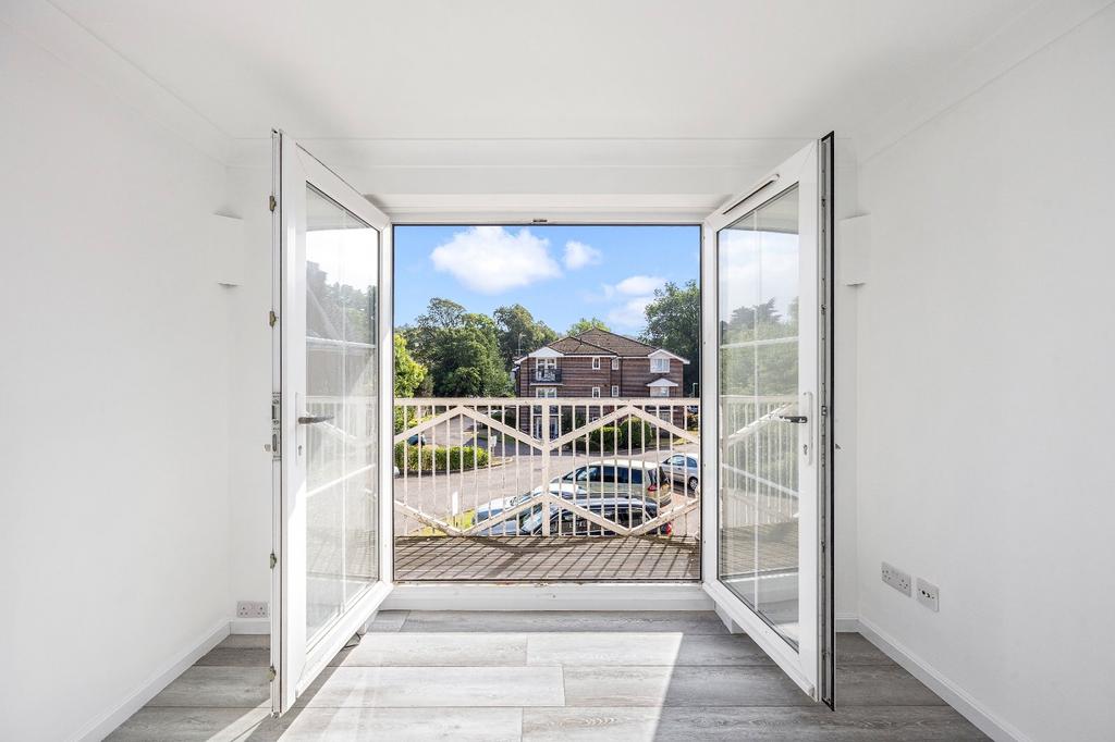 Apartment in Brighton, Withdean - View 3