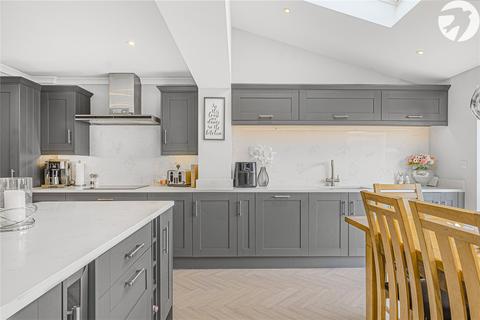 60 Lunedale Road, Dartford, DA2 6LN