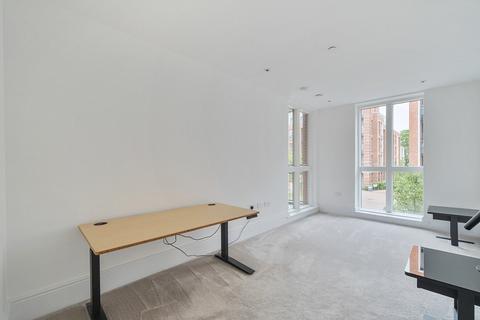 19, Lancelot House Fellowes Rise, Winchester, SO22 5TD