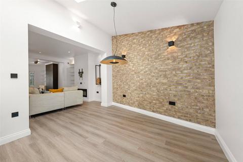 4 bedroom semi-detached house for sale, Little Heath Road, Bexleyheath, Kent, DA7