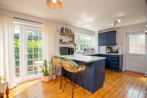 27 Birchfields Rise, Leeds, LS14 2HU