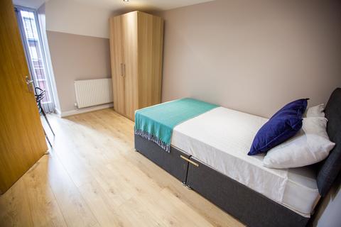 undefined, Markden Mews, L8 1TN,