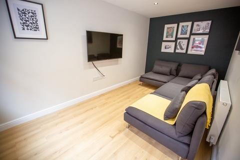 undefined, Markden Mews, L8 1TN,