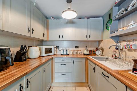 27 Heath Hill, Dawley, Telford, TF4 2JT