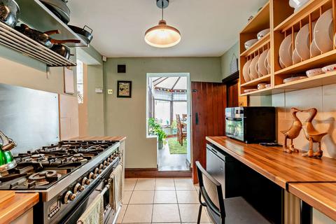27 Heath Hill, Dawley, Telford, TF4 2JT