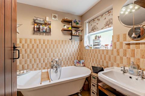 27 Heath Hill, Dawley, Telford, TF4 2JT