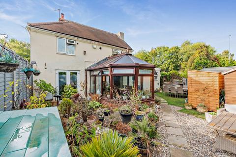 27 Heath Hill, Dawley, Telford, TF4 2JT