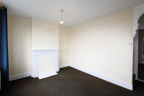 2 bedroom semi-detached house to rent, Street End Road, Chatham ME5