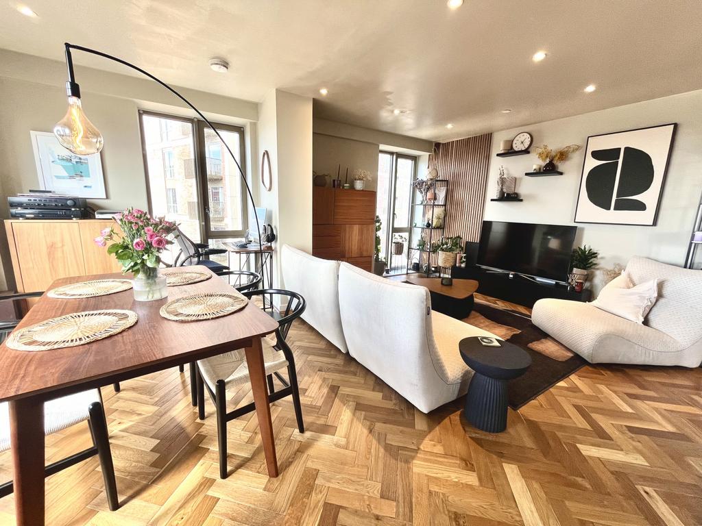 Dining Area / Lounge