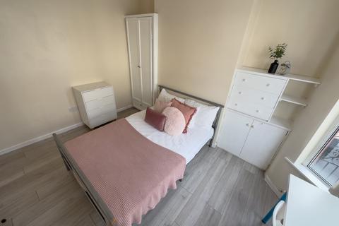 undefined, Ridley Road, L6 6DN,