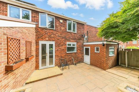 3 bedroom semi-detached house for sale, St. Davids Drive, Doncaster DN5