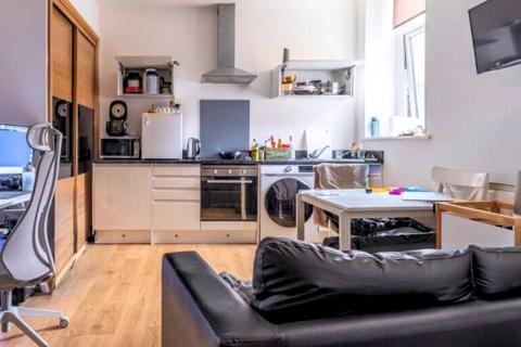 2 bedroom house to rent, Falconar's Court, City Centre NE1