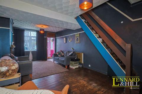 2 bedroom end of terrace house for sale, Salisbury Road, Grays RM17