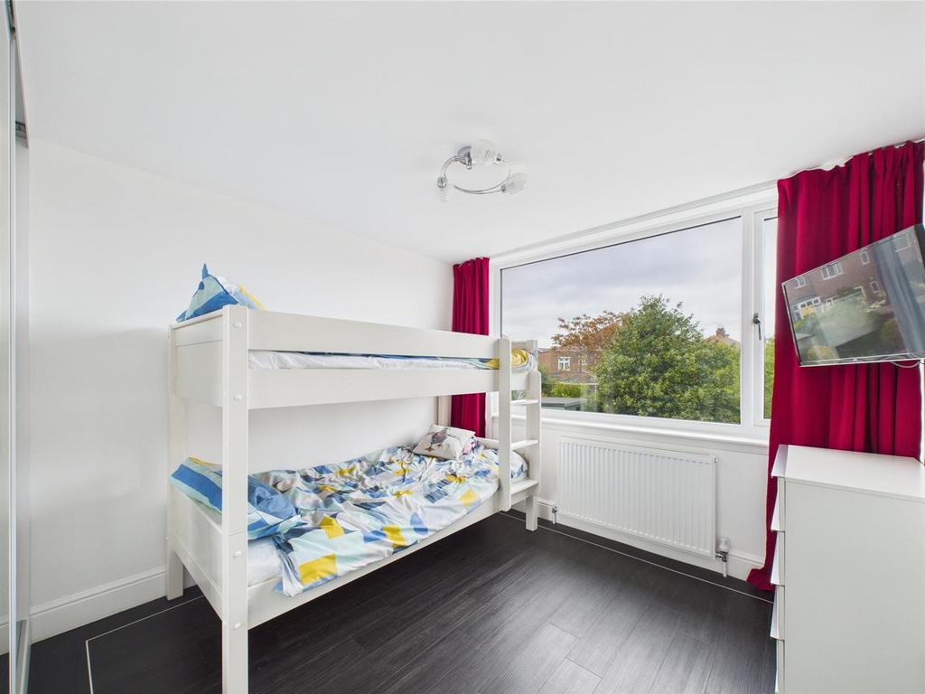 Bed 4.jpg