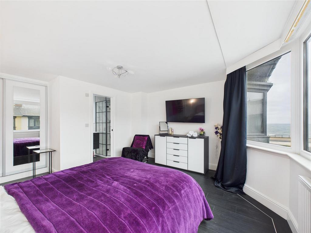 Bed 1 2.jpg