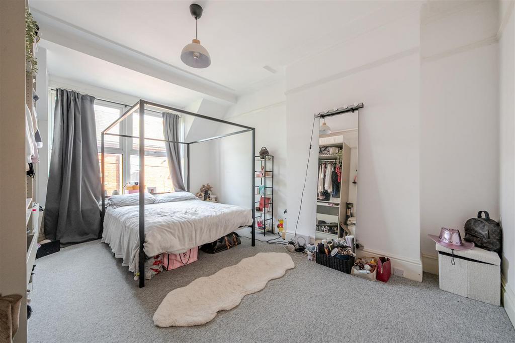 For Sale by Aspire Residential Rugby Road