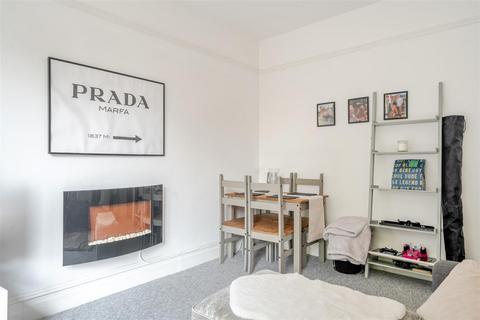 2 bedroom flat for sale, Rugby Road, Worthing, BN11 4PU