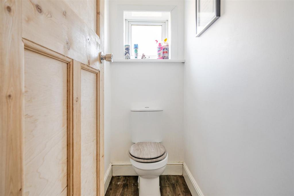 For Sale by Aspire Residential Rugby Road