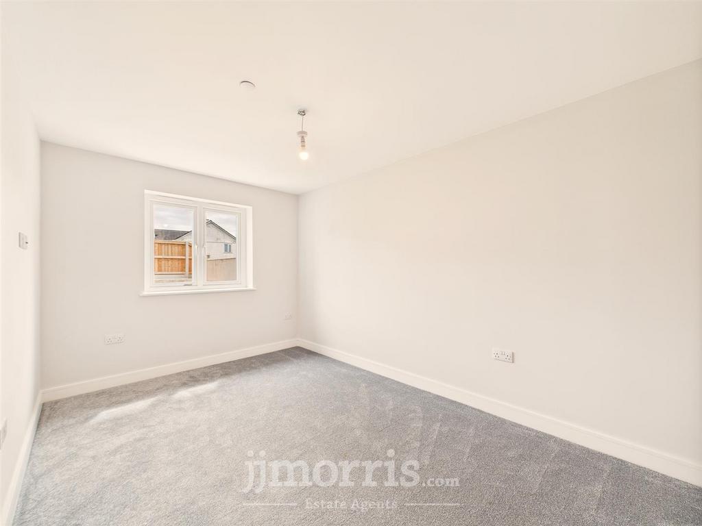 Bedroom 1 (Rear)